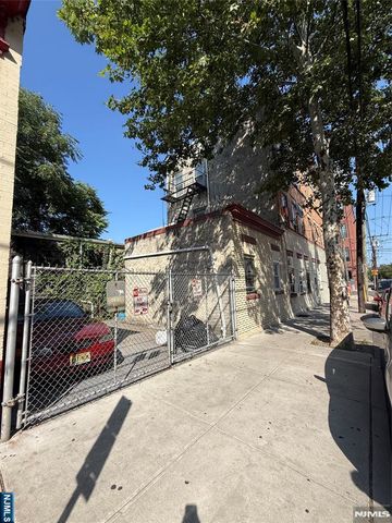 6201 Hudson Avenue, West New York, NJ 07093