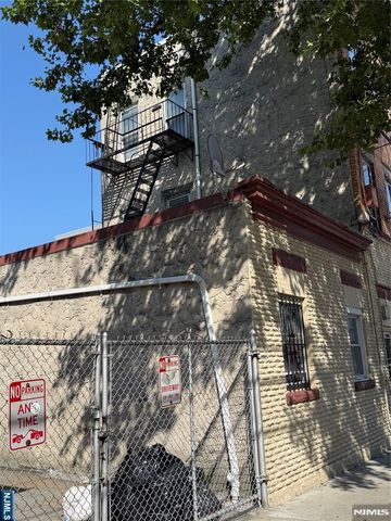 6201 Hudson Avenue, West New York, NJ 07093