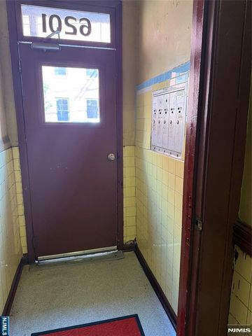 6201 Hudson Avenue, West New York, NJ 07093