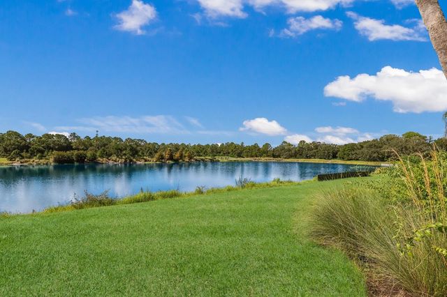 5558 PALMER CIRCLE 105, Bradenton, FL 34211