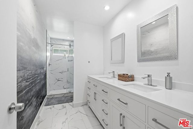 18202 Lake Encino Drive, Encino, CA 91316