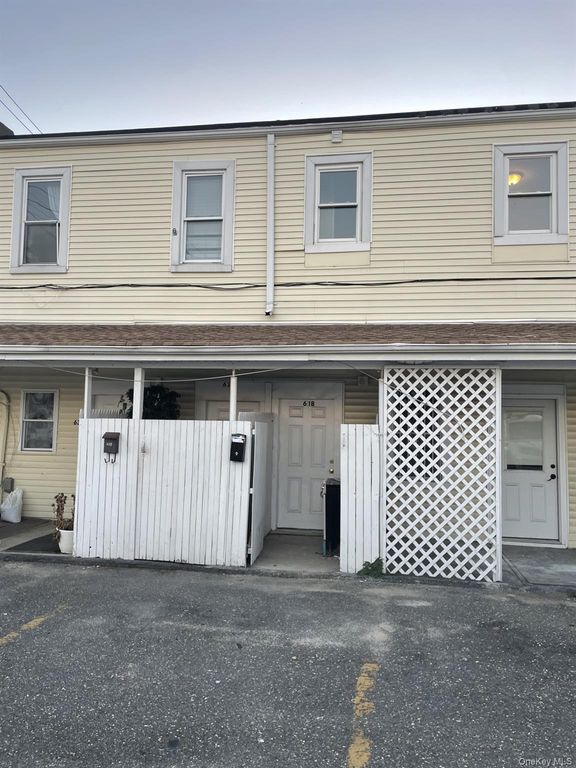 61 Larkfield Road B, East Northport, NY 11731