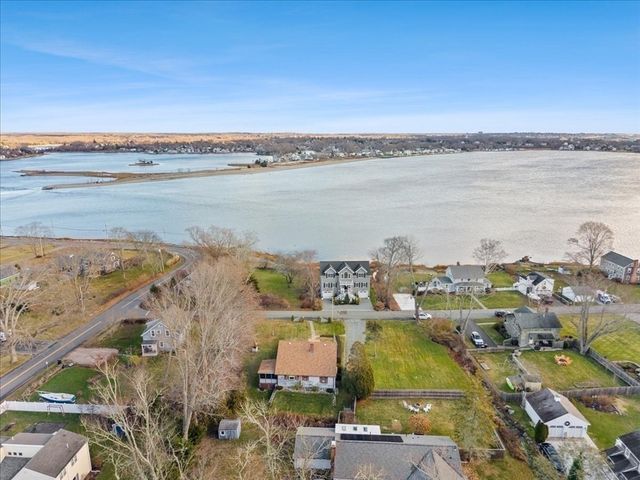 15 Seaview Ave, Swansea, MA 02777