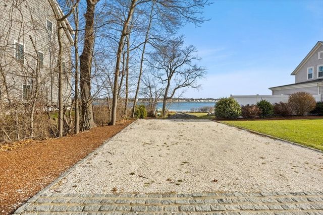 15 Seaview Ave, Swansea, MA 02777