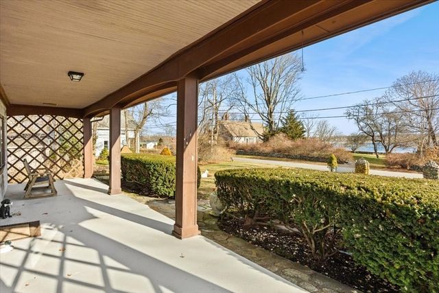 15 Seaview Ave, Swansea, MA 02777