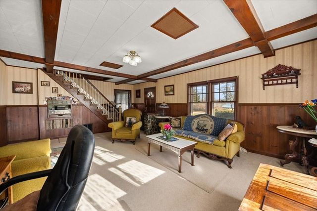 15 Seaview Ave, Swansea, MA 02777