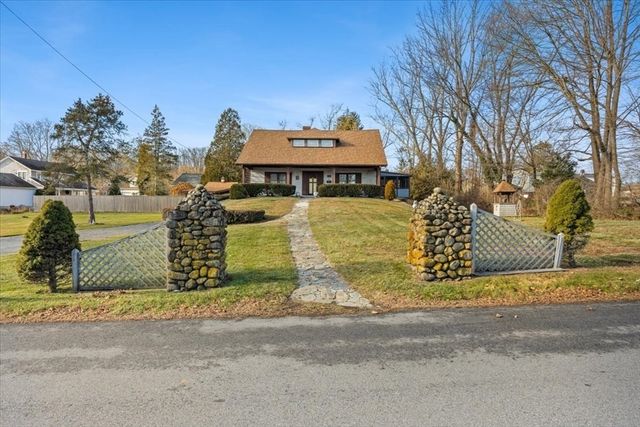 15 Seaview Ave, Swansea, MA 02777