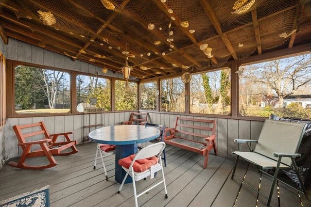 15 Seaview Ave, Swansea, MA 02777