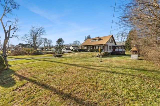 15 Seaview Ave, Swansea, MA 02777