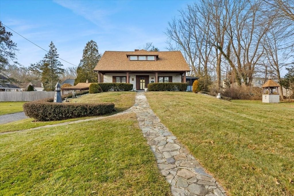 15 Seaview Ave, Swansea, MA 02777