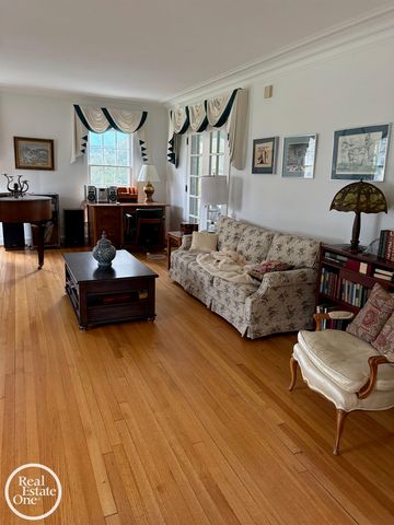 1150 Buckingham Drive, Grosse Pointe, MI 48230