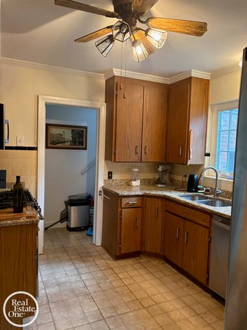 1150 Buckingham Drive, Grosse Pointe, MI 48230