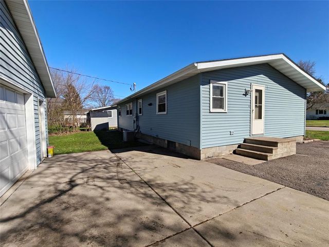 2212 Bartlett Avenue, Altoona, WI 54720