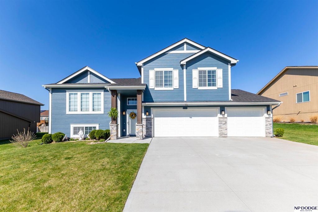 14822 S 19th Street, Bellevue, NE 68123