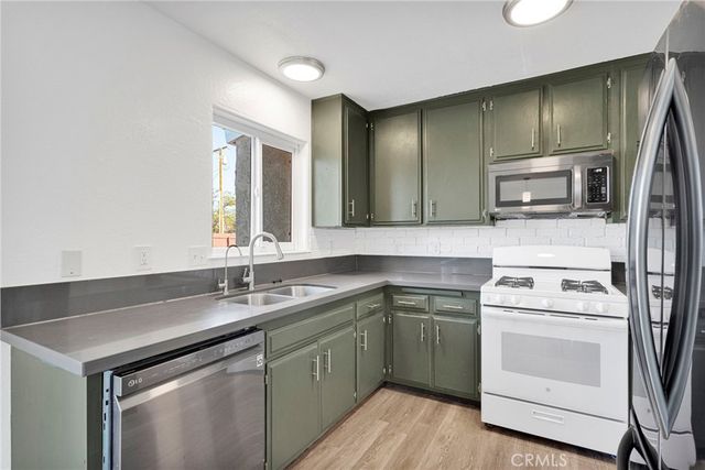 12696 Kiowa Road, Apple Valley, CA 92308