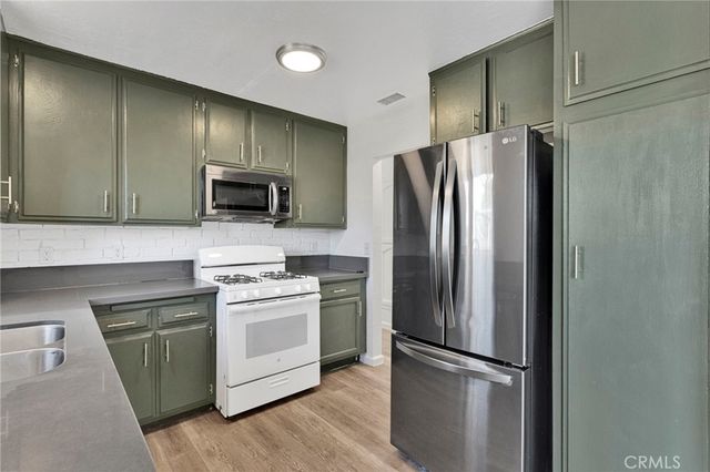 12696 Kiowa Road, Apple Valley, CA 92308