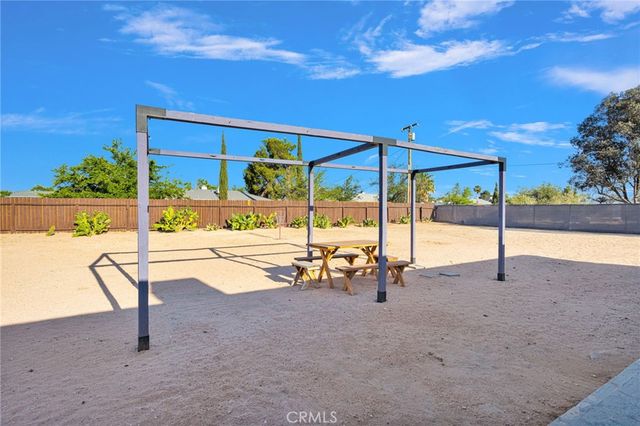 12696 Kiowa Road, Apple Valley, CA 92308