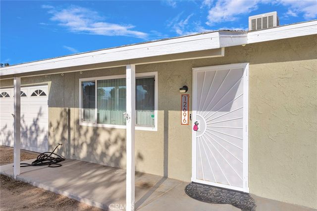 12696 Kiowa Road, Apple Valley, CA 92308