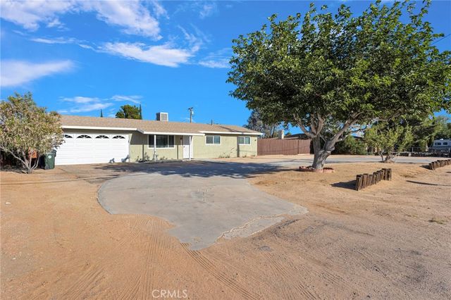 12696 Kiowa Road, Apple Valley, CA 92308