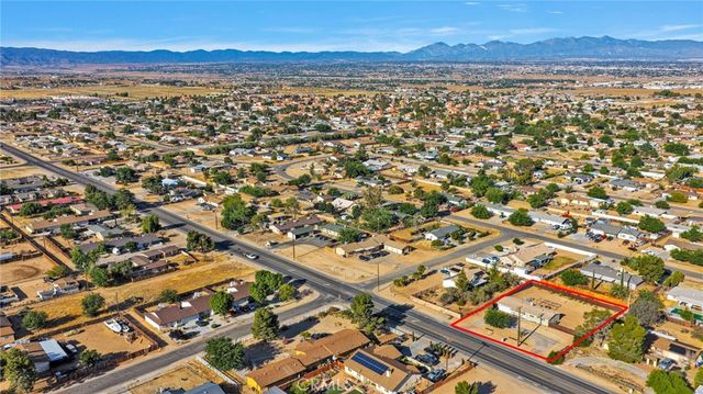 12696 Kiowa Road, Apple Valley, CA 92308