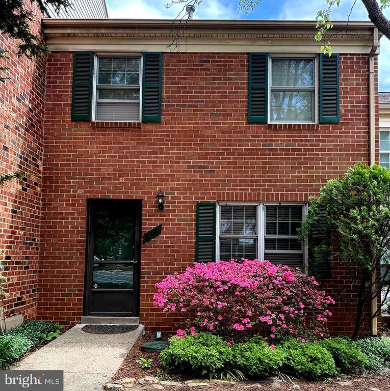 808 COLLEGE PKWY #10-808, Rockville, MD 20850