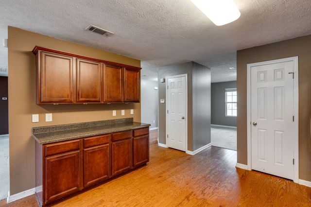 1053 Gannett Rd, Hendersonville, TN 37075