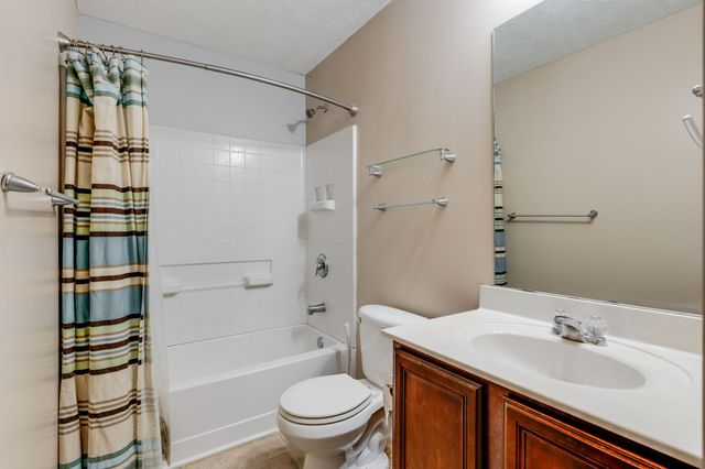 1053 Gannett Rd, Hendersonville, TN 37075