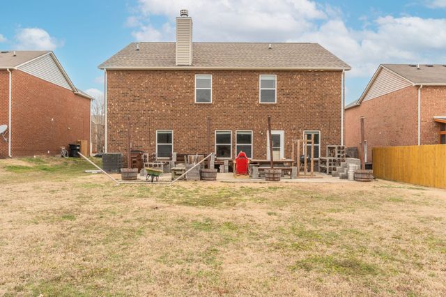 1053 Gannett Rd, Hendersonville, TN 37075