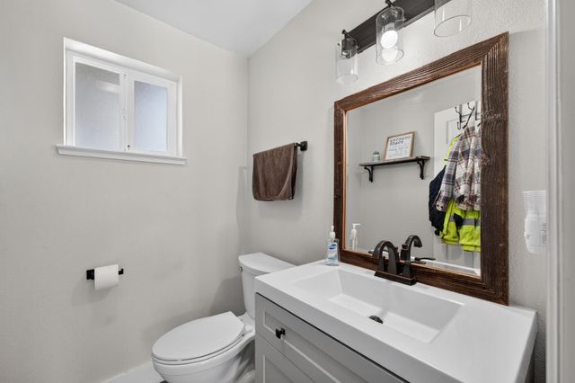 5021 Garden Bar Rd, Lincoln, CA 95648