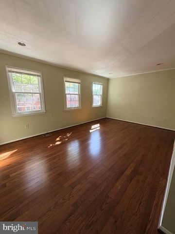 10252 FRIENDSHIP CT, Fairfax, VA 22032