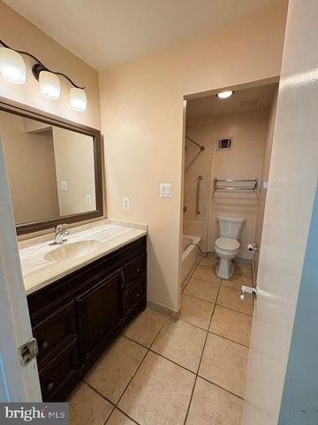 10252 FRIENDSHIP CT, Fairfax, VA 22032