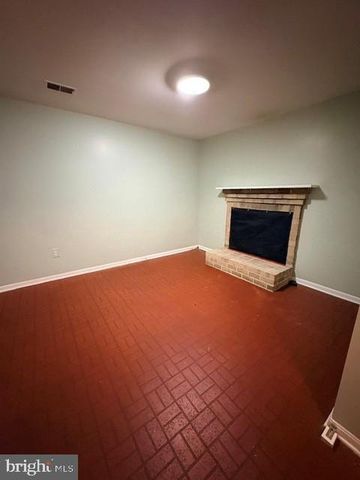 10252 FRIENDSHIP CT, Fairfax, VA 22032