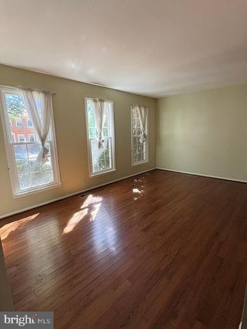 10252 FRIENDSHIP CT, Fairfax, VA 22032