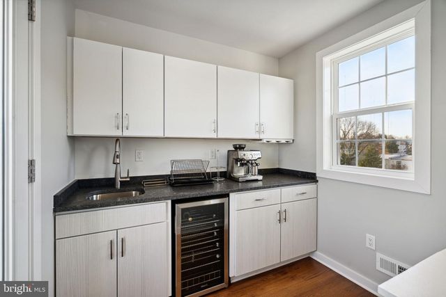325 WRIGHT ST, Philadelphia, PA 19128