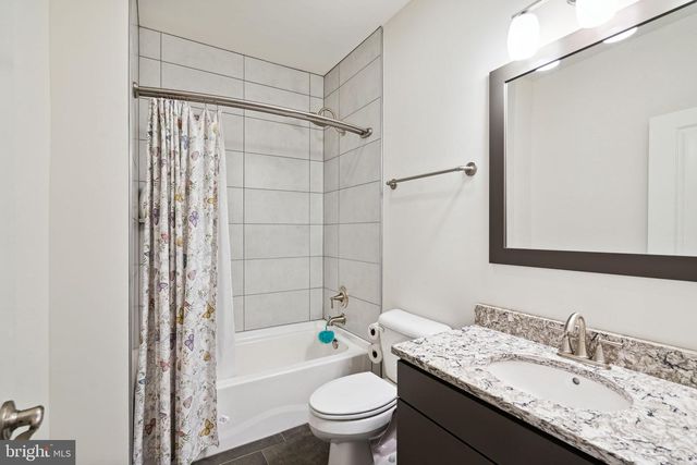 325 WRIGHT ST, Philadelphia, PA 19128