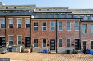 325 WRIGHT ST, Philadelphia, PA 19128