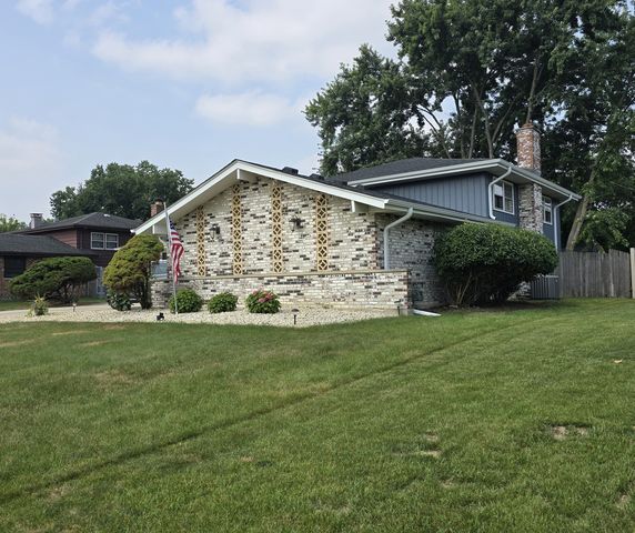 7014 Wilcox Avenue, Darien, IL 60561