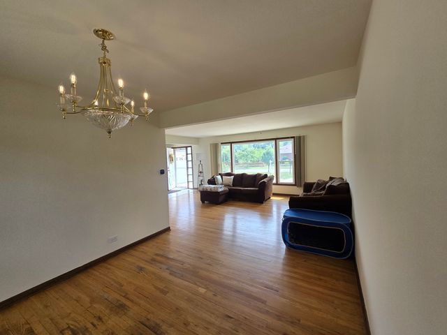 7014 Wilcox Avenue, Darien, IL 60561