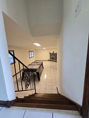 7014 Wilcox Avenue, Darien, IL 60561