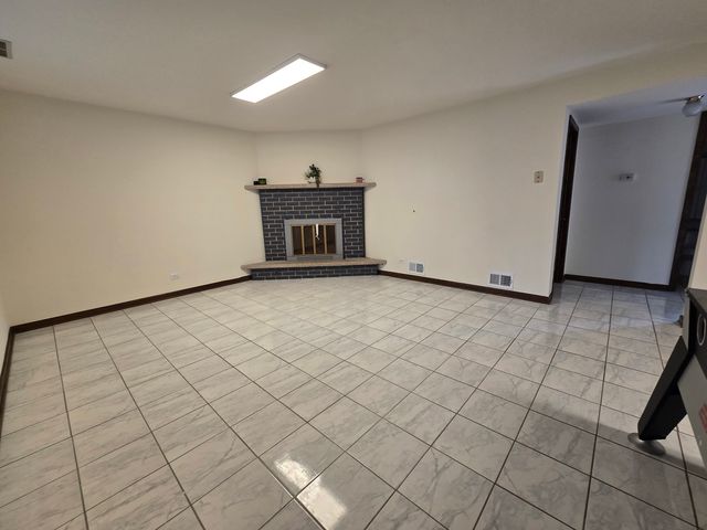 7014 Wilcox Avenue, Darien, IL 60561