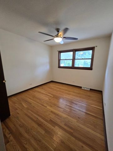 7014 Wilcox Avenue, Darien, IL 60561