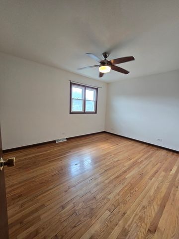 7014 Wilcox Avenue, Darien, IL 60561