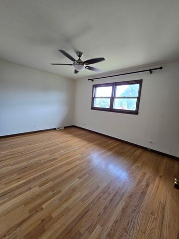 7014 Wilcox Avenue, Darien, IL 60561