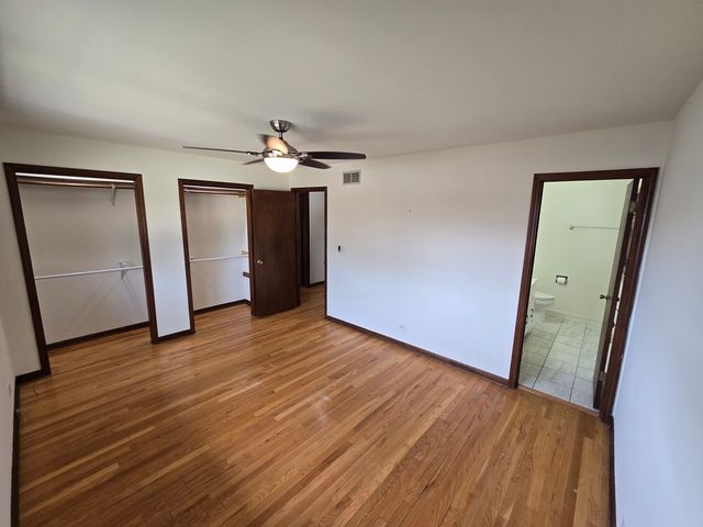 7014 Wilcox Avenue, Darien, IL 60561