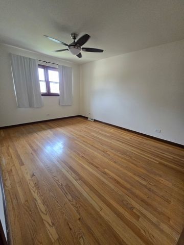 7014 Wilcox Avenue, Darien, IL 60561