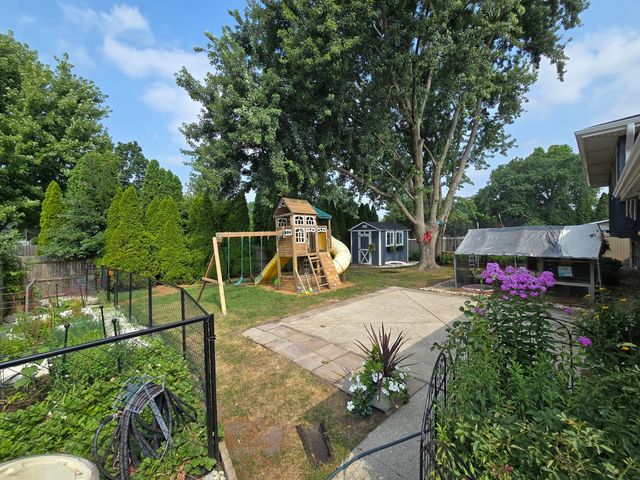 7014 Wilcox Avenue, Darien, IL 60561