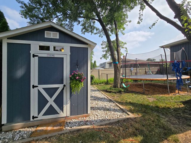 7014 Wilcox Avenue, Darien, IL 60561