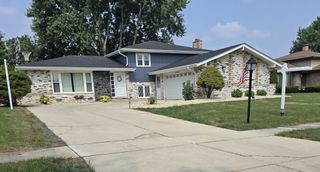 7014 Wilcox Avenue, Darien, IL 60561