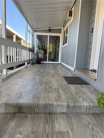 227 Palos Verdes, Santa Ana, CA 92704