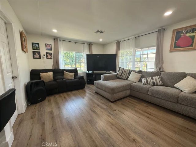 227 Palos Verdes, Santa Ana, CA 92704